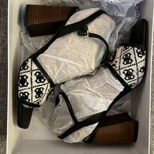 Guess 6 1/2 women’s